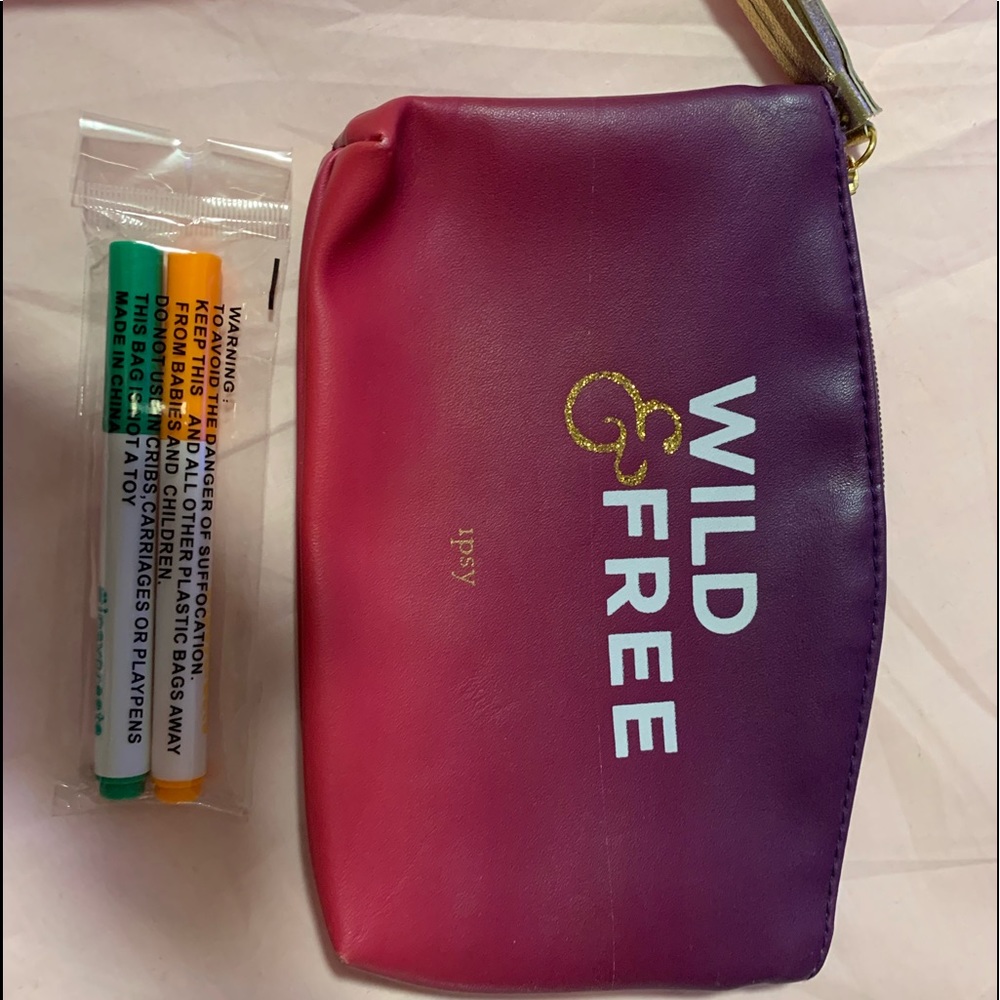NWT Ipsy make up case w/ 2 fabric markers